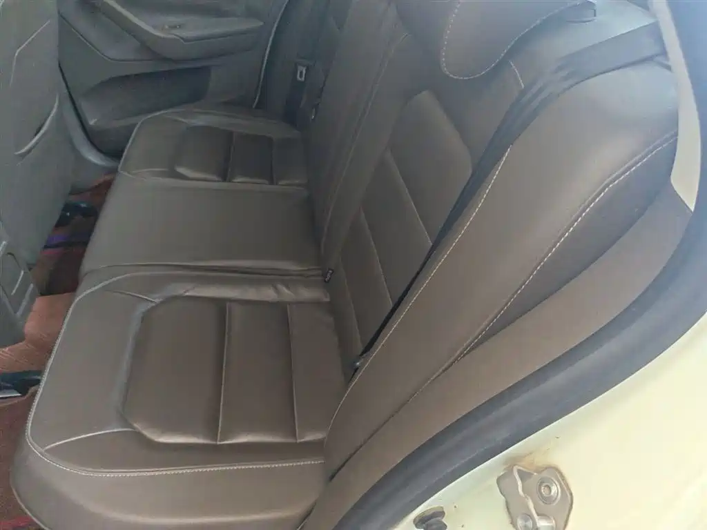 Volkswagen Bora 2014 1.6L Automatic Comfort Edition фото 17