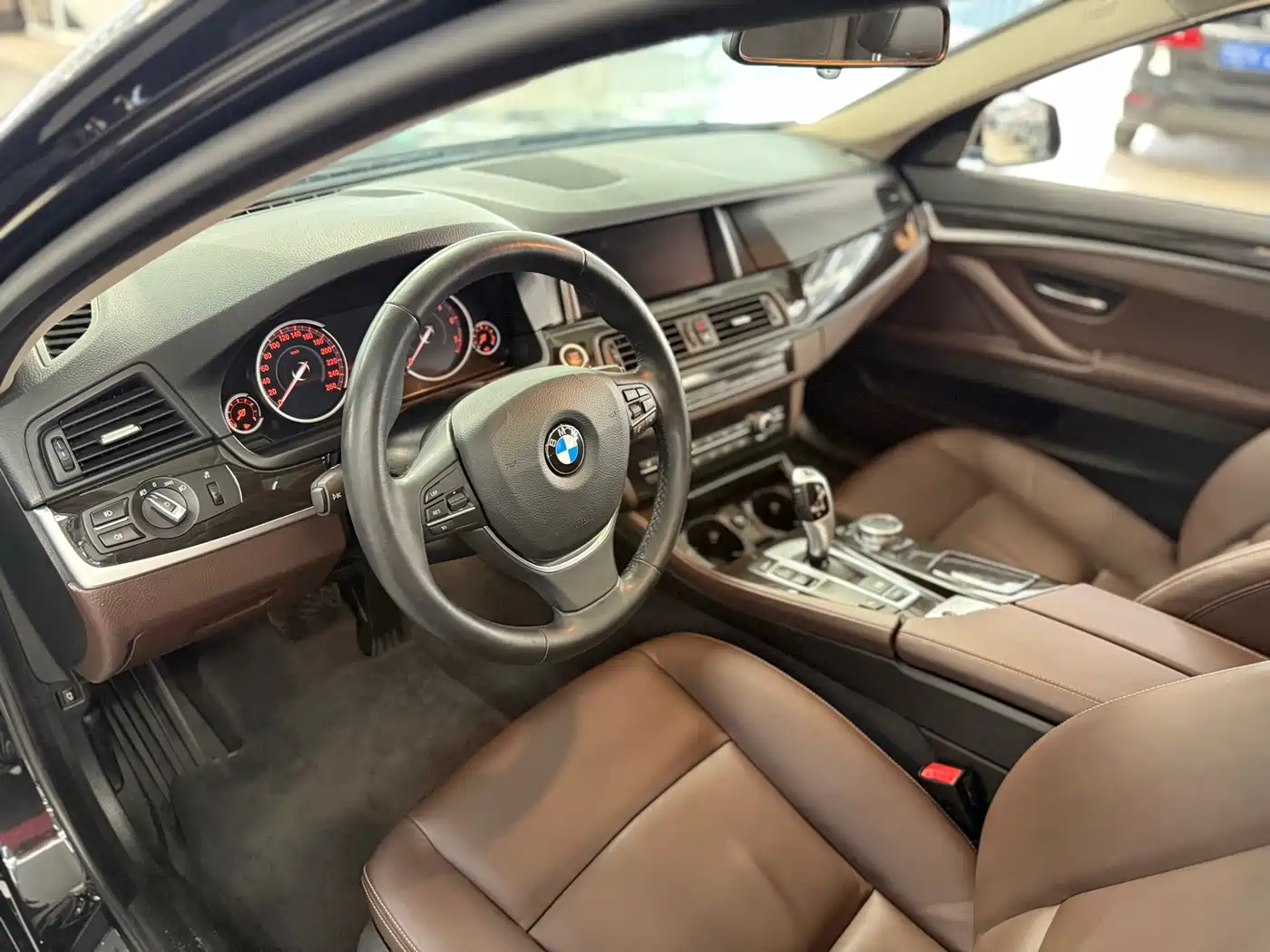BMW 5 Series 2017 525Li Luxury Design Package фото 4