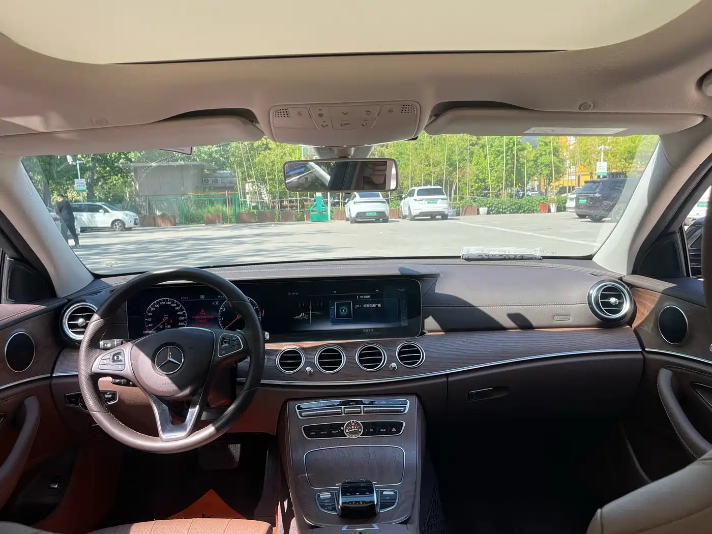 MERCEDES-BENZ E CLASS