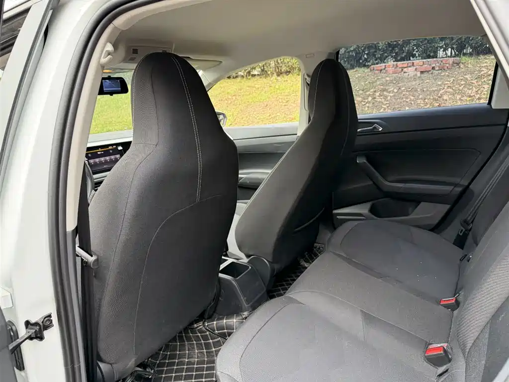 Volkswagen Polo 2023 Facelift Plus 1.5L Auto Joyful Living Edition фото 9