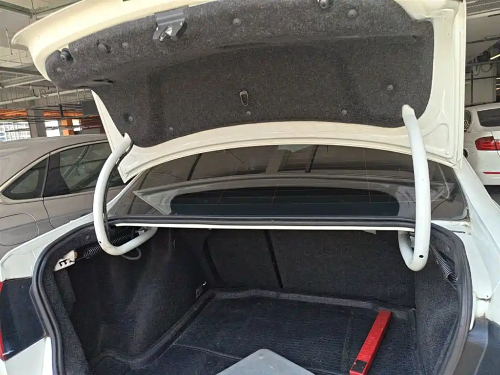 Volkswagen Bora 2014 1.6L Automatic Comfort Edition фото 19