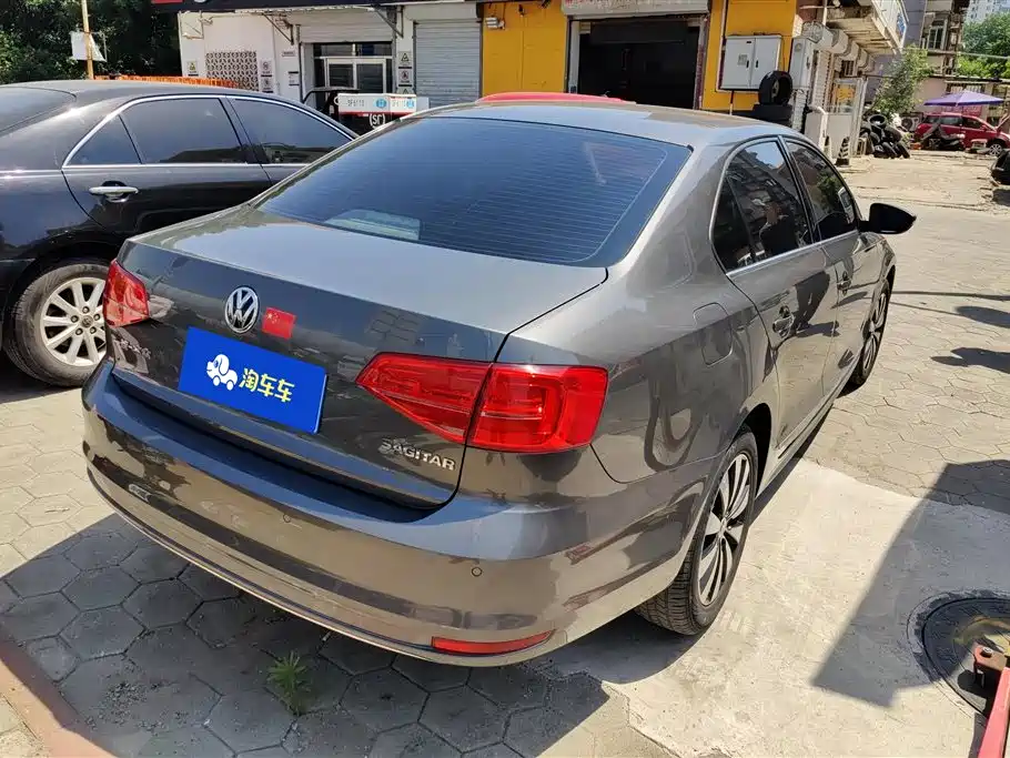 Volkswagen Sagitar 2015 1.6L Manual Comfort фото 3