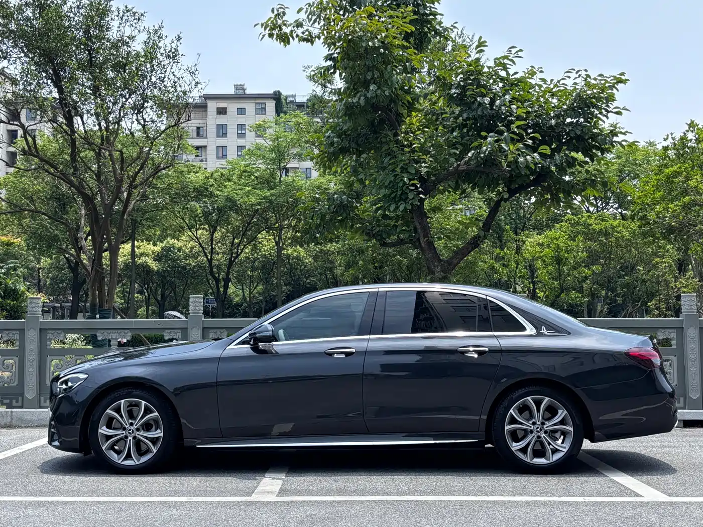 Mercedes-Benz E-Class 2022 E 300 L Sport Luxury фото 3