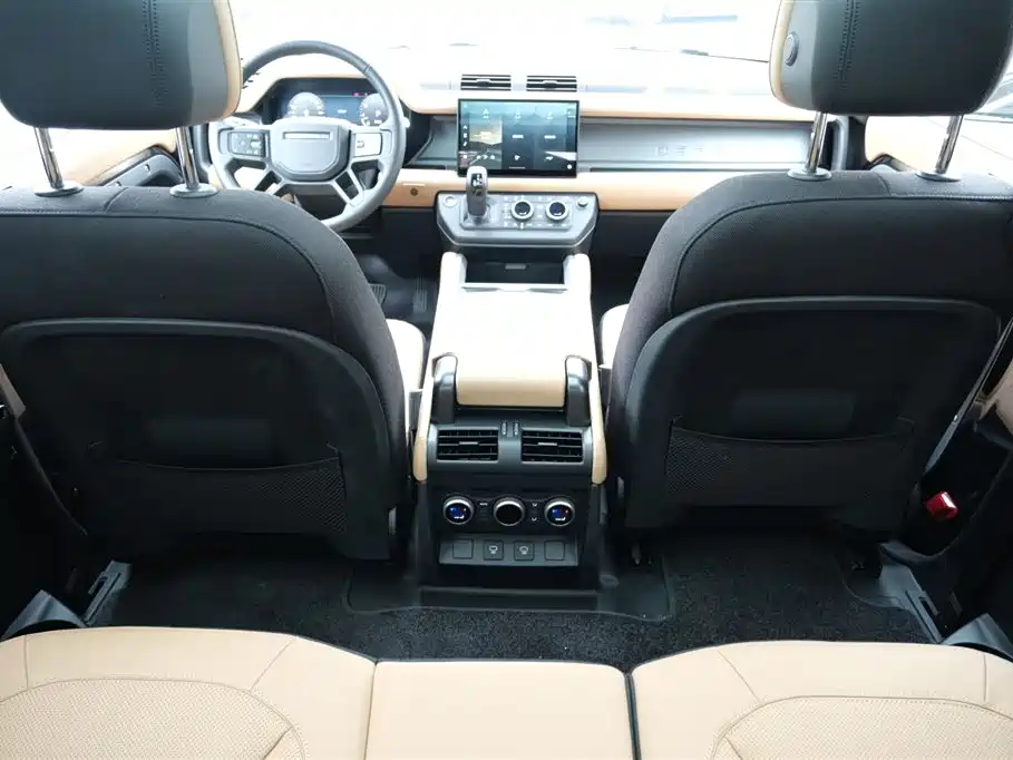 Land Rover Defender 2025 90 3.0T P400 X-Dynamic HSE фото 27