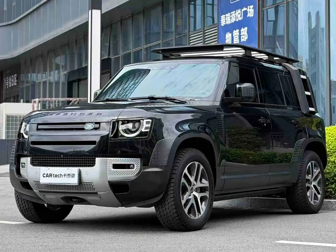 Фото 1 - Land Rover Defender