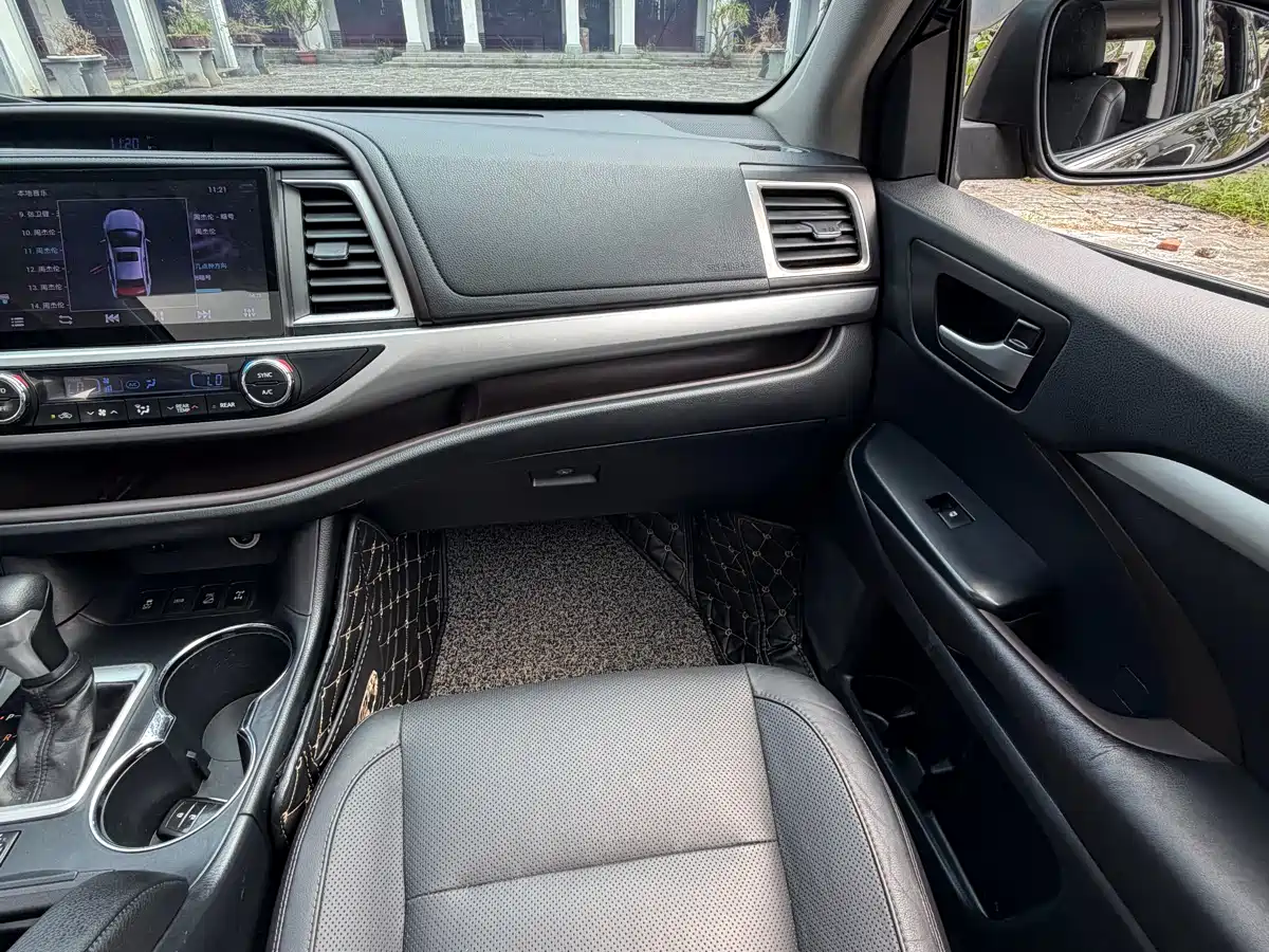 Toyota Highlander 2015 2.0T AWD Luxury Edition 7-seater фото 9