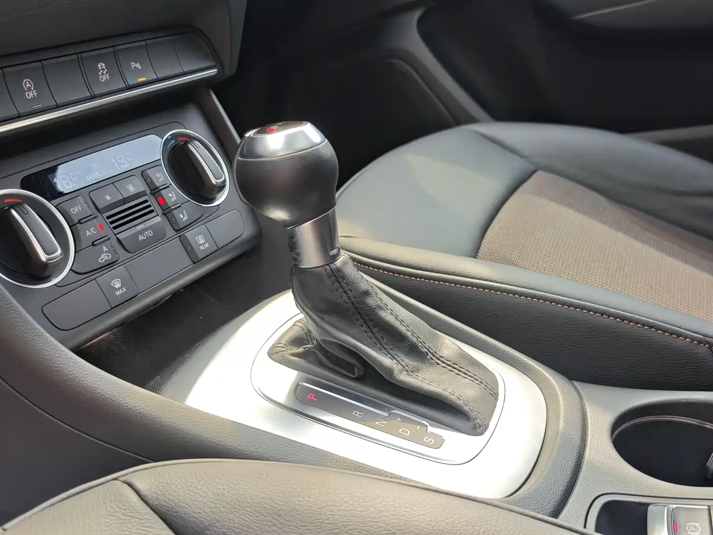 Audi Q3 2017 30 TFSI Fashion фото 15