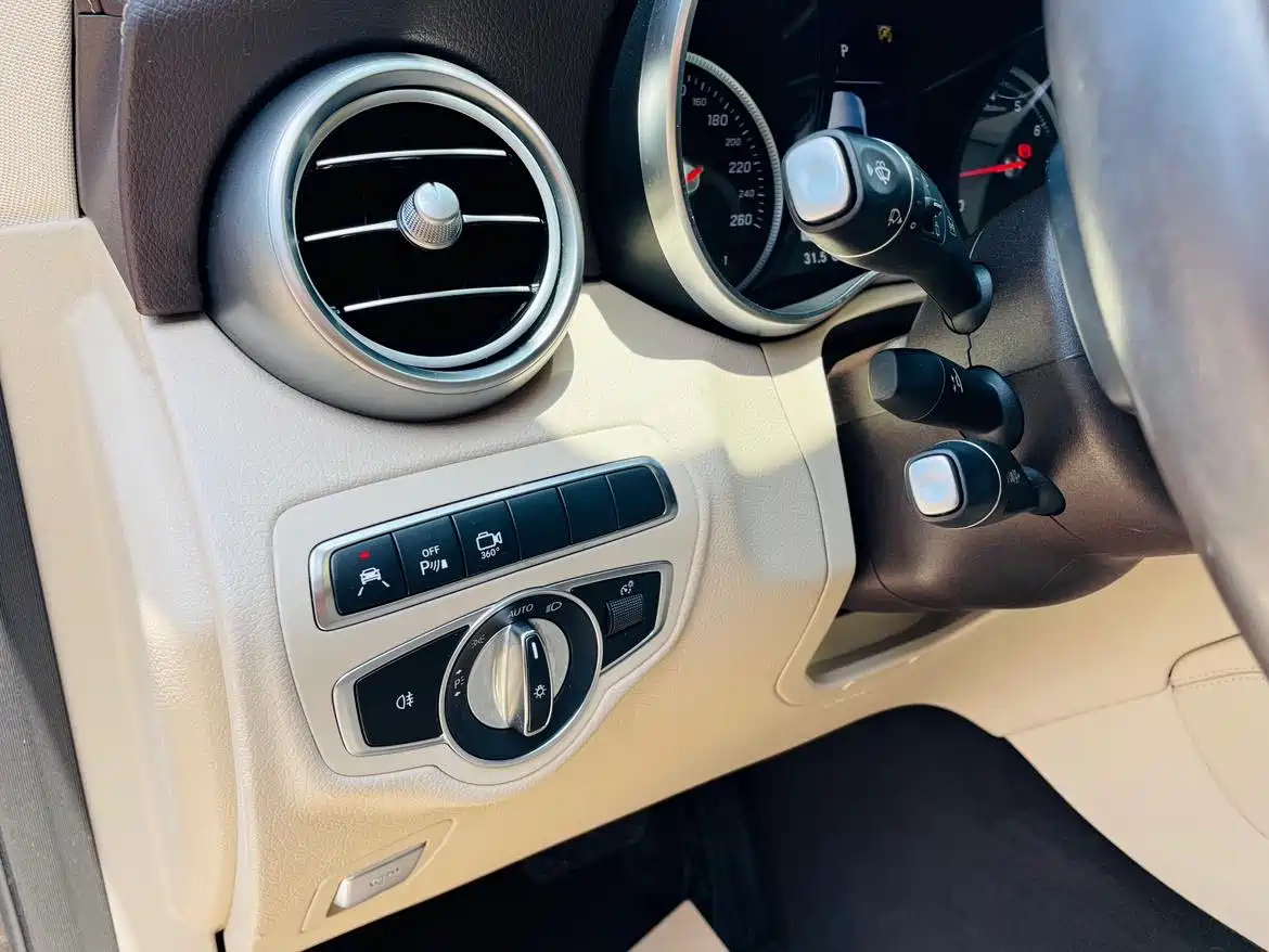 Mercedes-Benz GLC 2019 GLC 300 L 4MATIC Dynamic фото 23