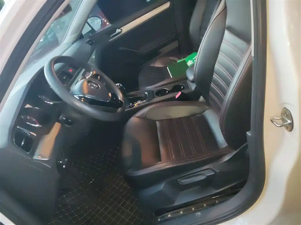 Volkswagen Lamando 2015 230TSI DSG Style фото 14