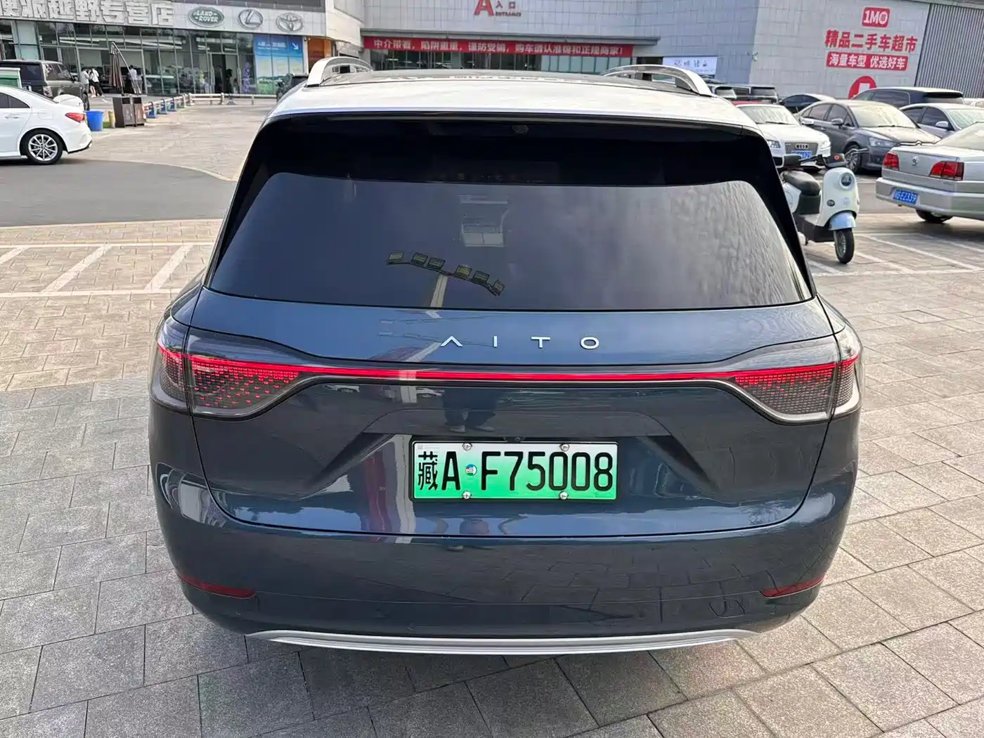AITO Wenjie AITO M9 2024 Extended Range Ultra 42kWh 6-Seater фото 11