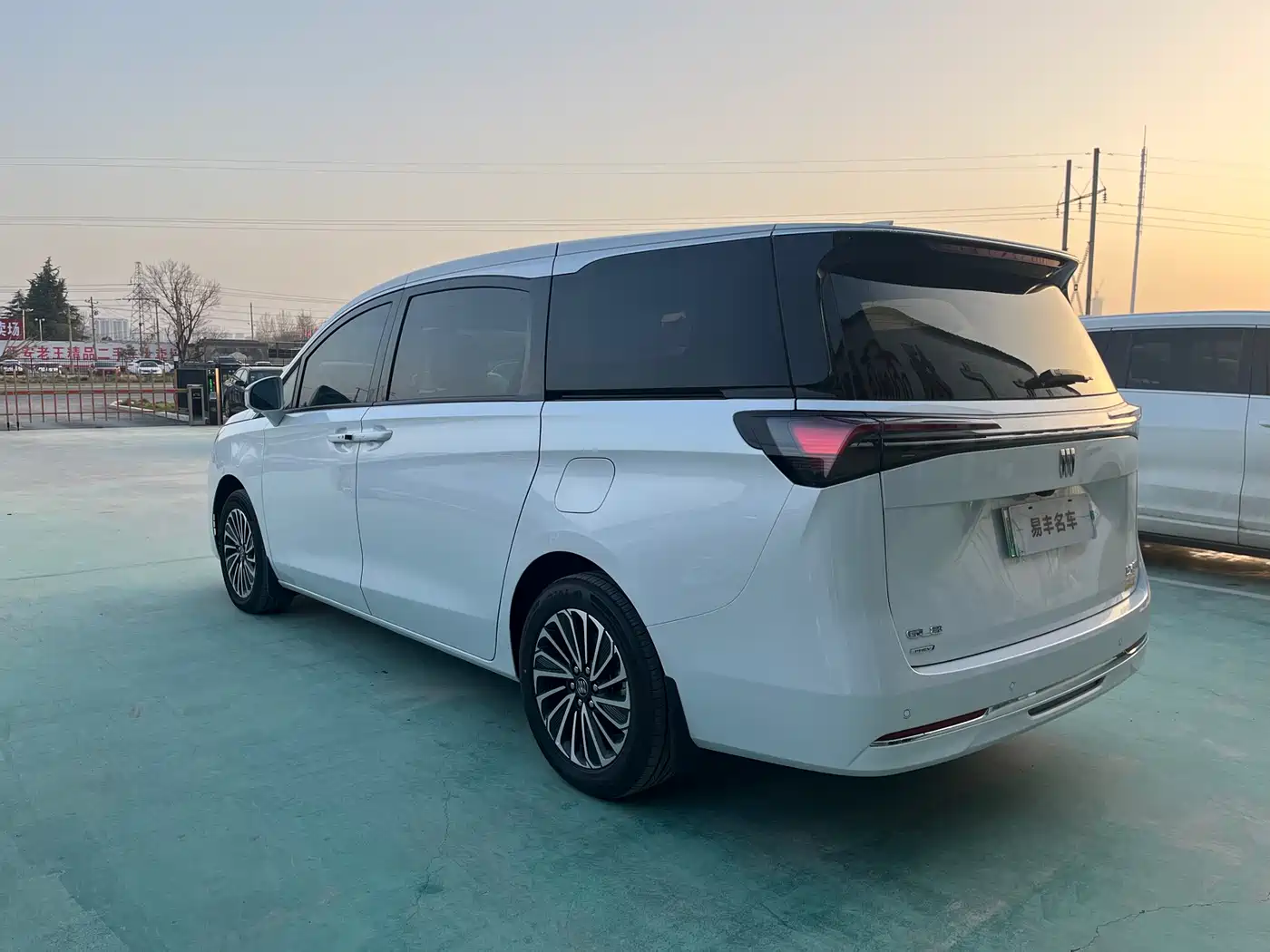 BUICK GL8 NEW ENERGY