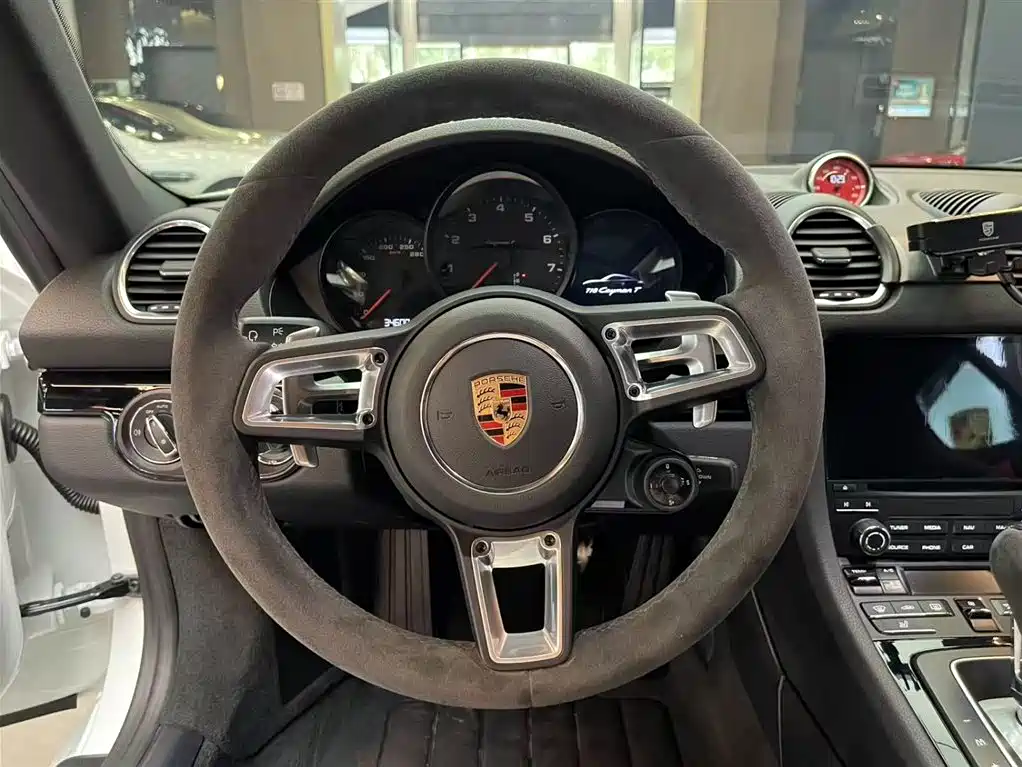 Porsche 718 2019 Cayman T 2.0T фото 9