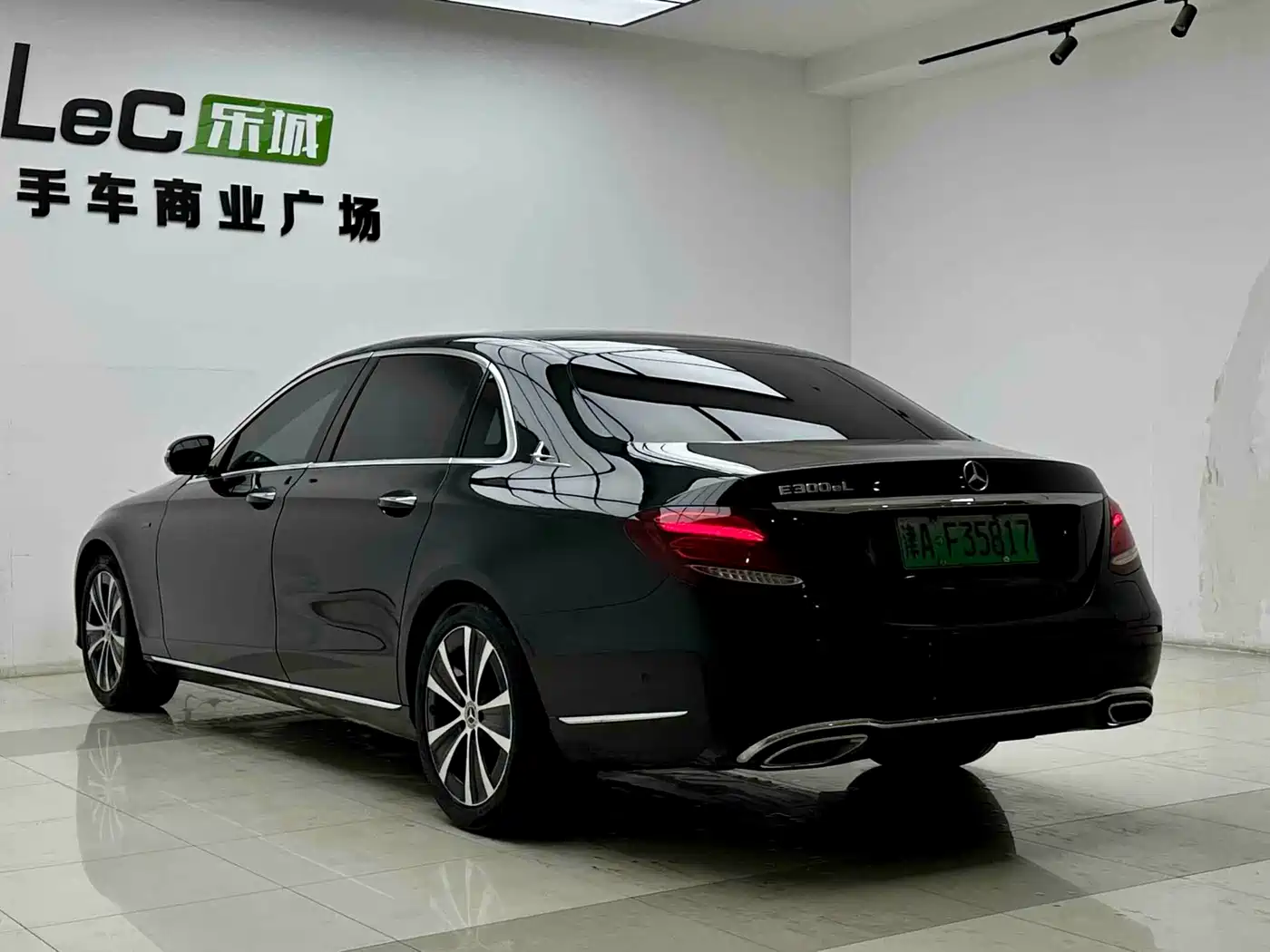 Mercedes-Benz E-Class New Energy 2020 E 300 e L фото 5
