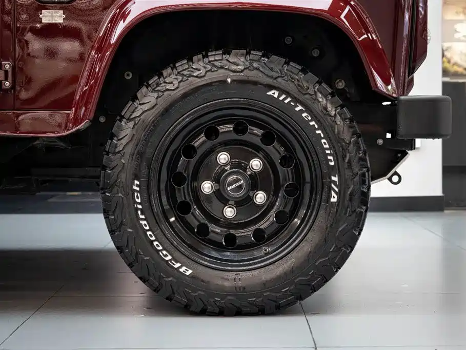 Land Rover Defender фото 25