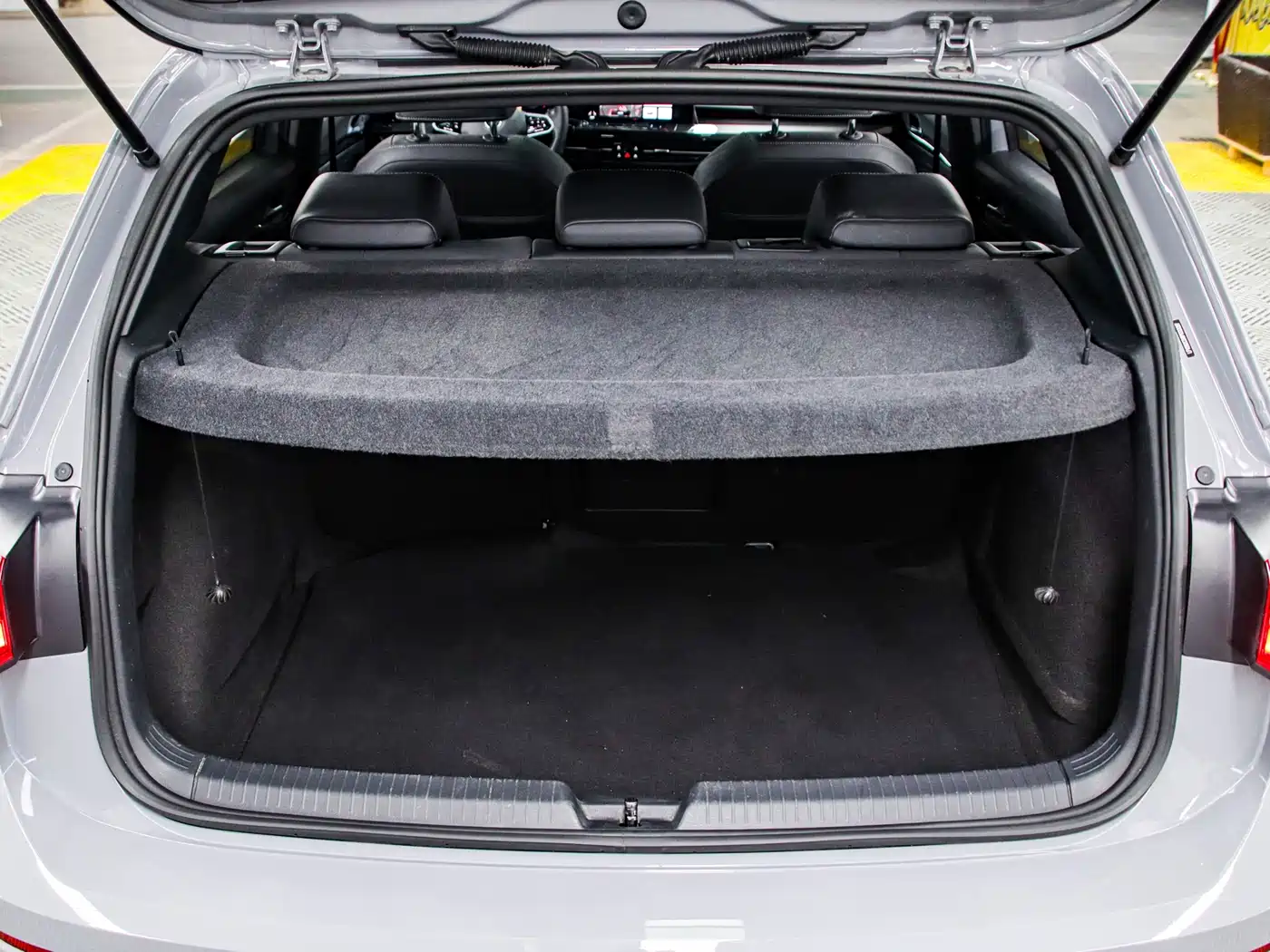 Volkswagen Golf 2023 Model 280TSI DSG R-Line фото 16