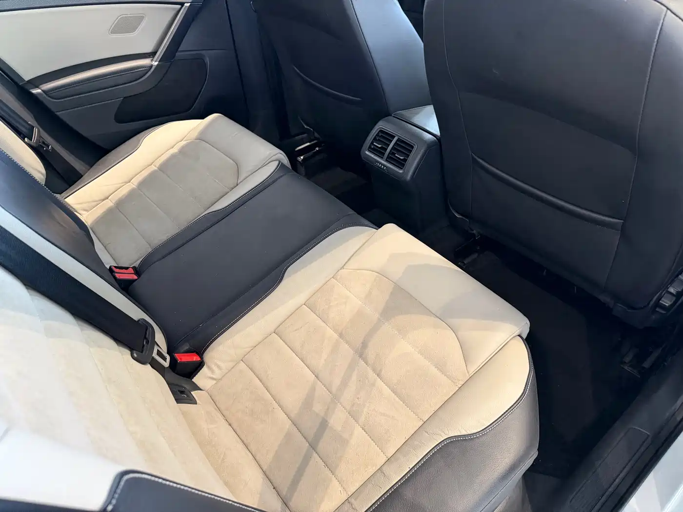 Volkswagen Golf 2017 230TSI Auto Luxury Millionth Anniversary Edition фото 8