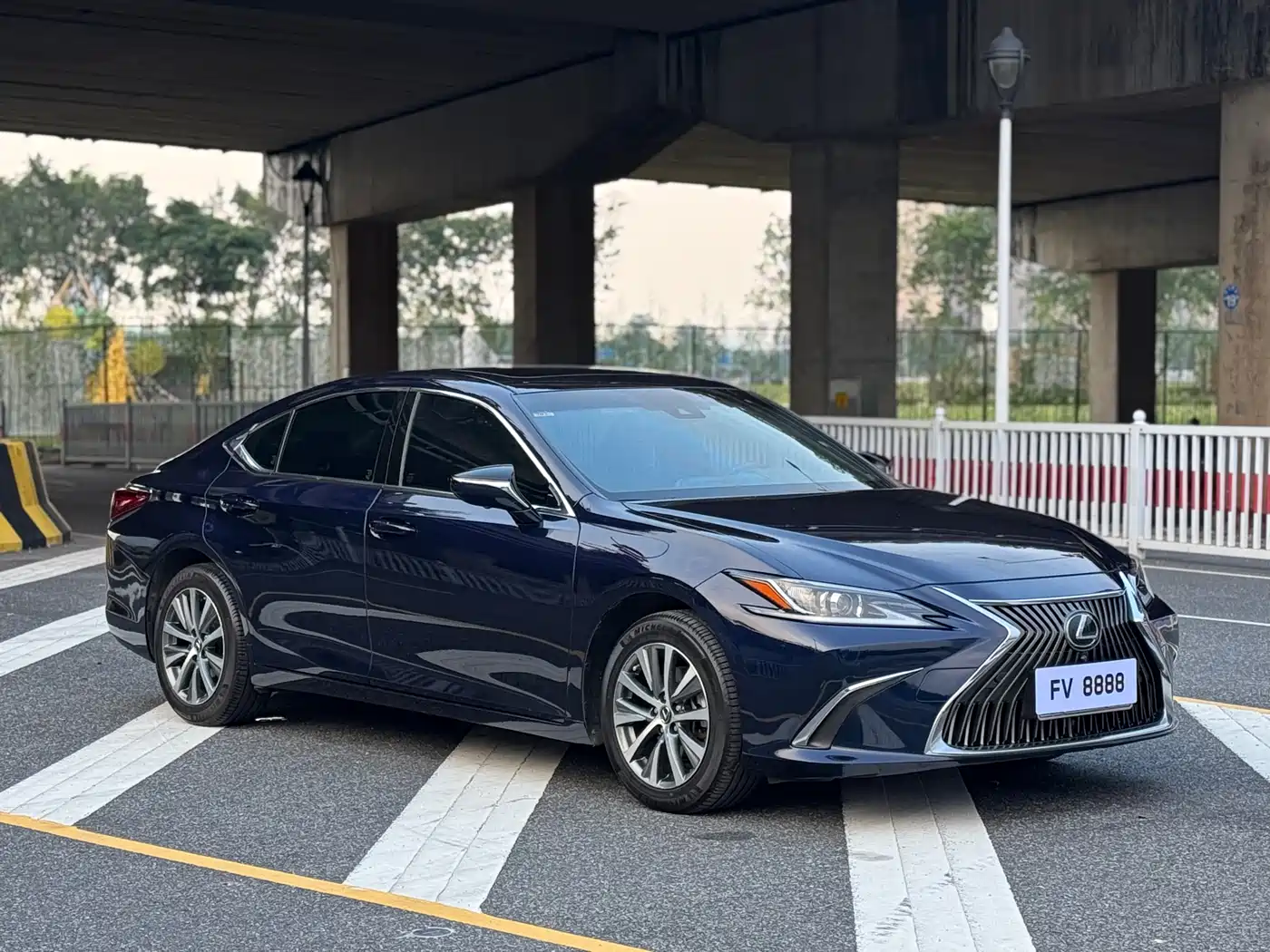 Lexus ES 2021 200 Excellence Edition фото 3