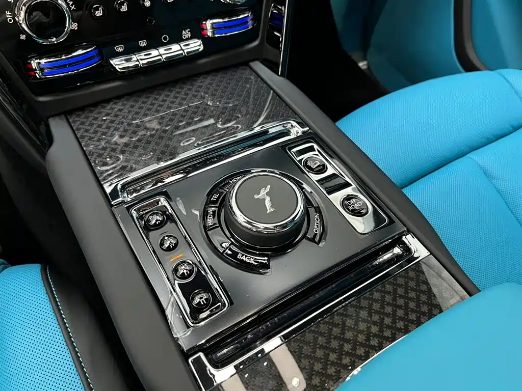 Rolls-Royce Cullinan 2026 2024 Black Badge