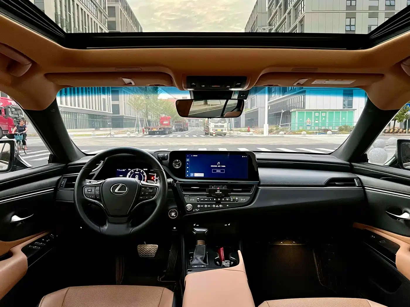 Фото 4 - Lexus ES