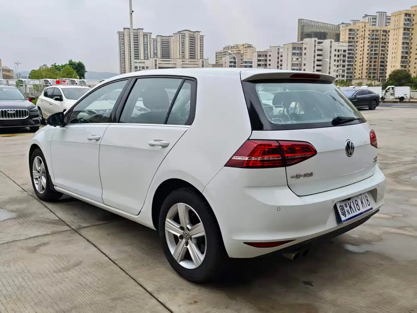 Volkswagen Golf 2017 230TSI Auto Comfort Millionth Anniversary Edition фото 7