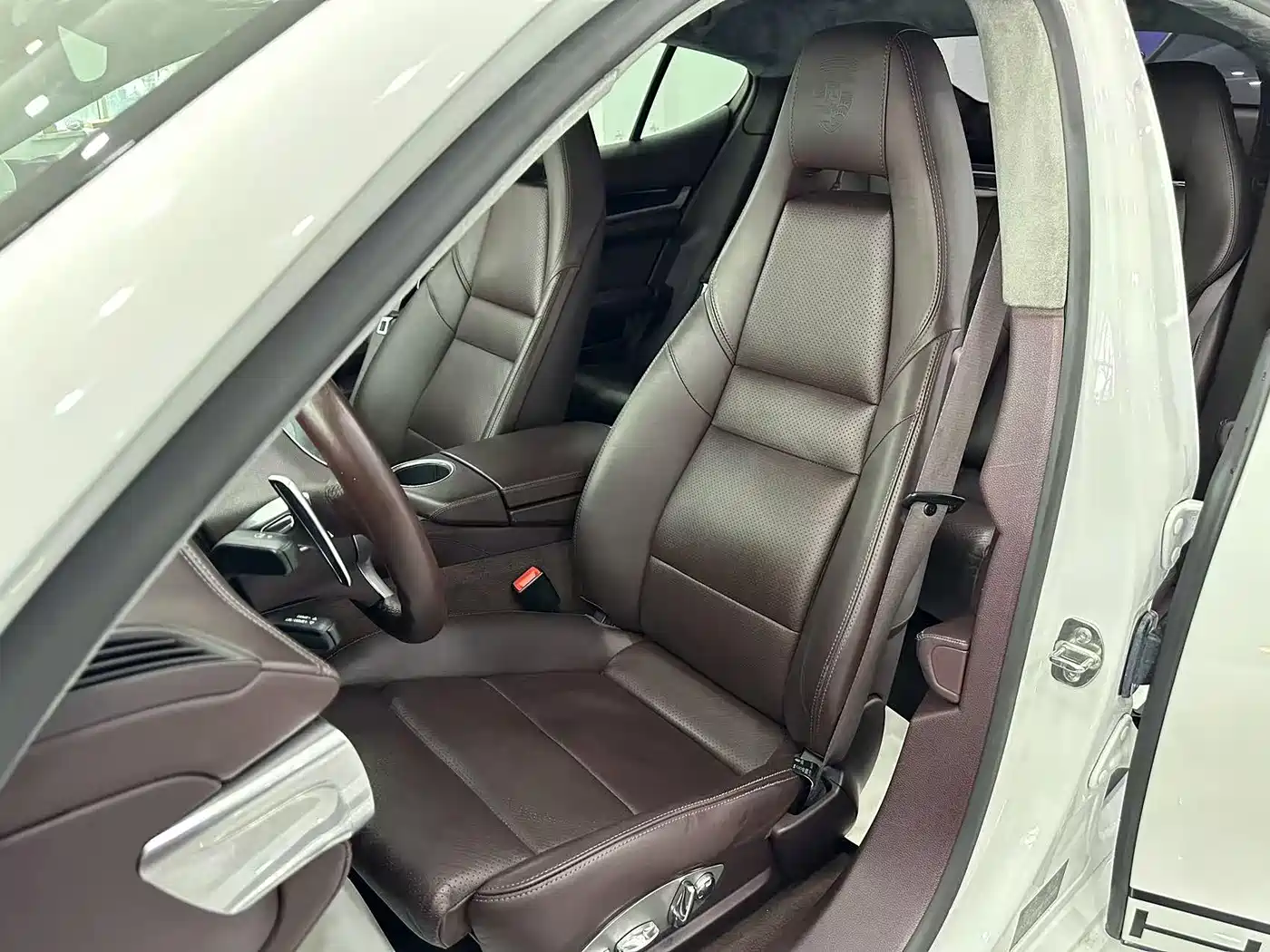 Porsche Panamera 2013 Panamera 4 Platinum Edition 3.6L фото 15