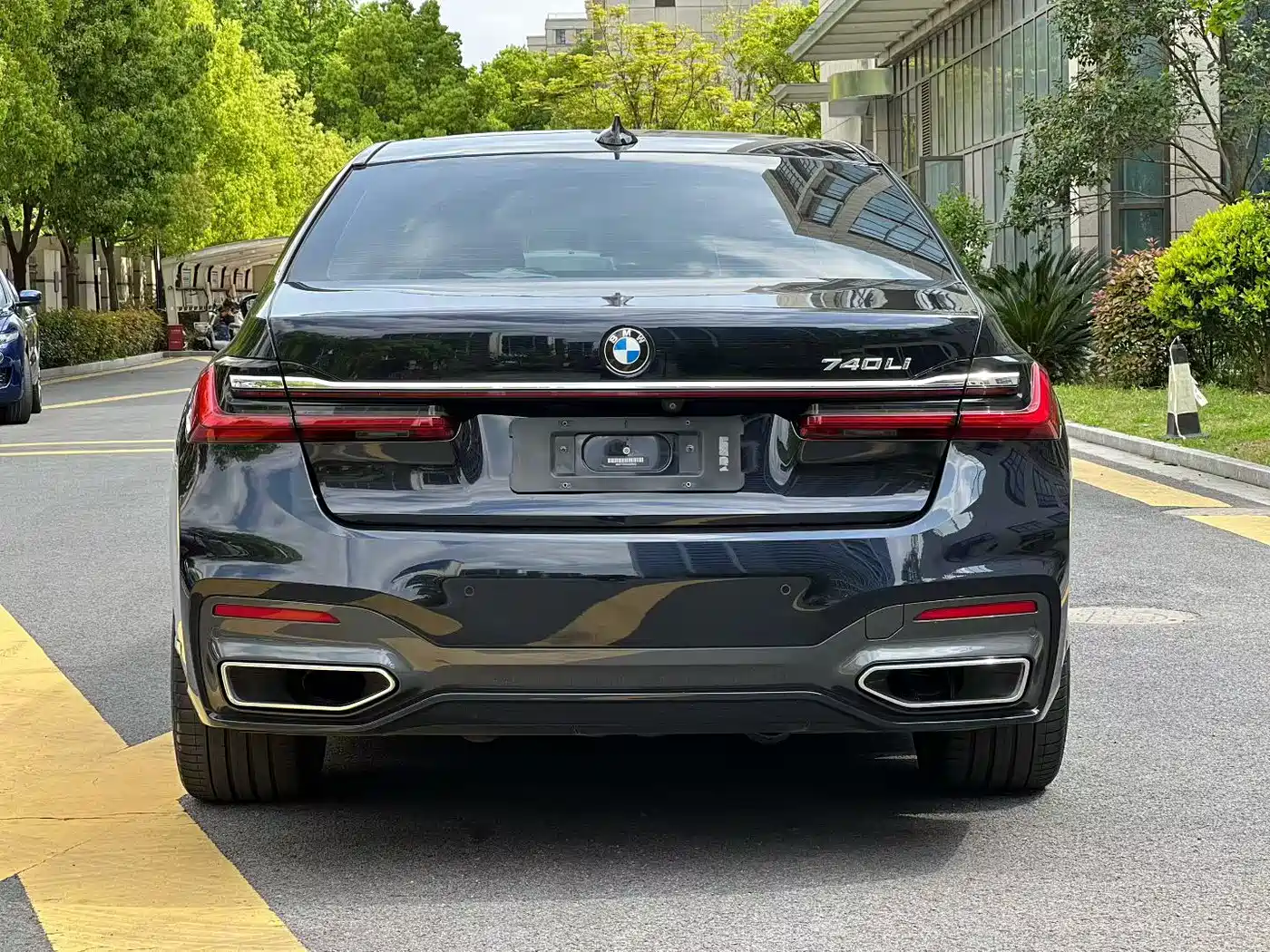 BMW 7 Series 2019 740Li Leading M Sport Package фото 4