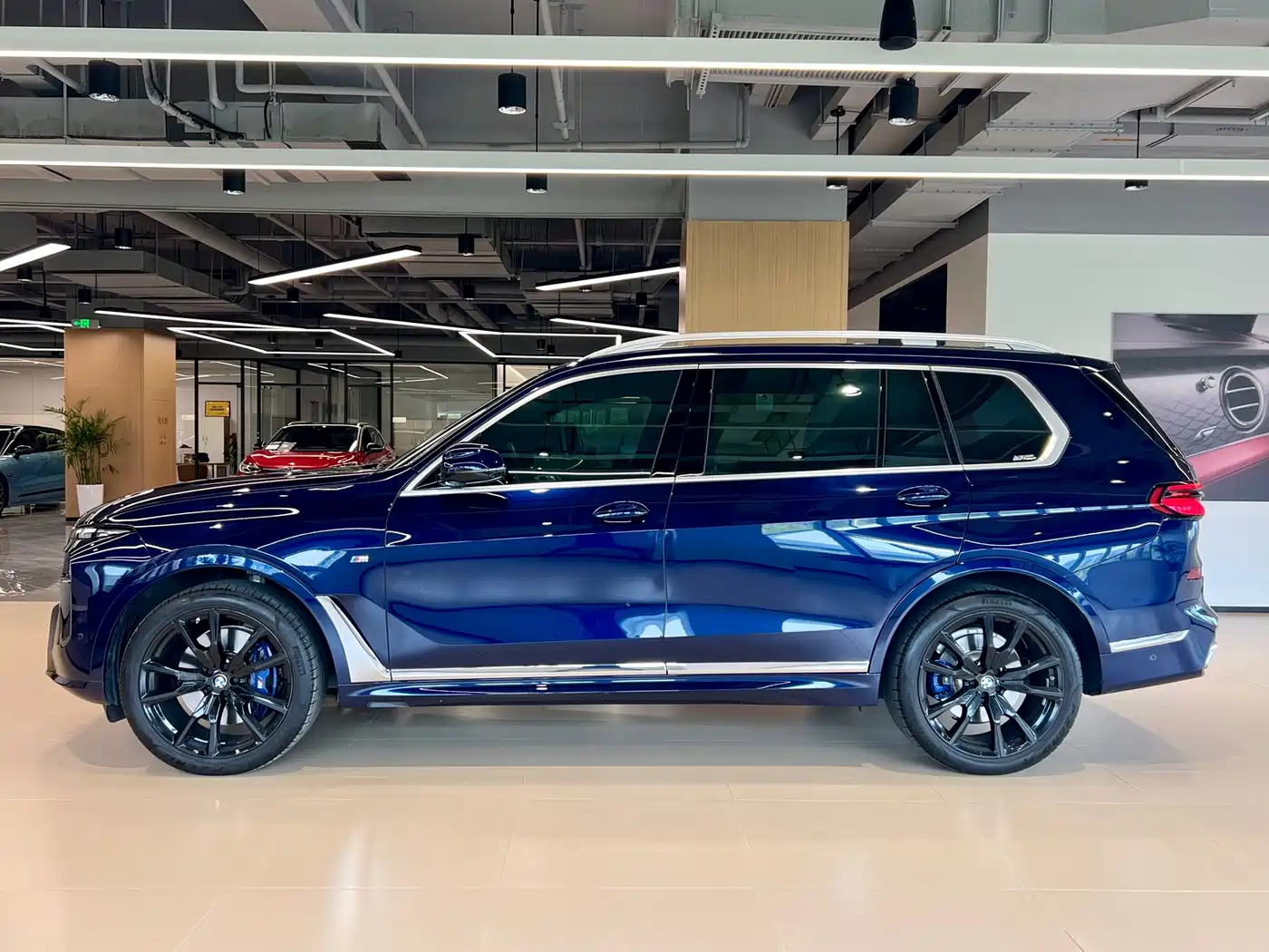 BMW X7 2023 xDrive40i Exclusive M Sport Package фото 3