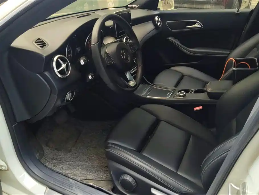 Mercedes-Benz CLA (Import) 2016 Facelift CLA 200 Style фото 9