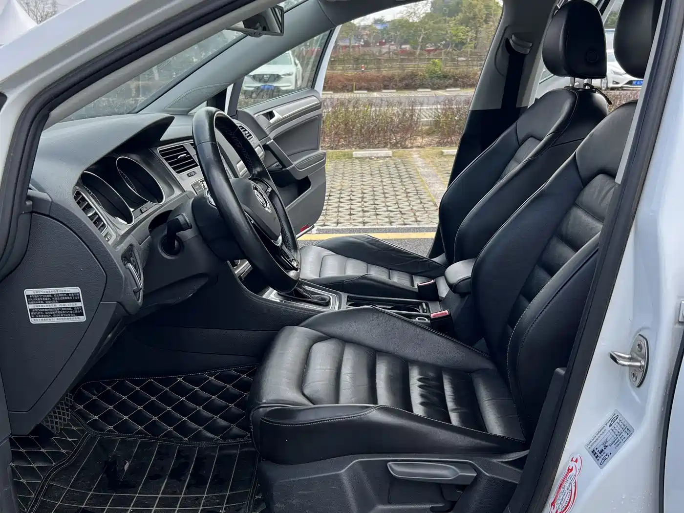 Volkswagen Golf 2016 230TSI Automatic Luxury фото 10