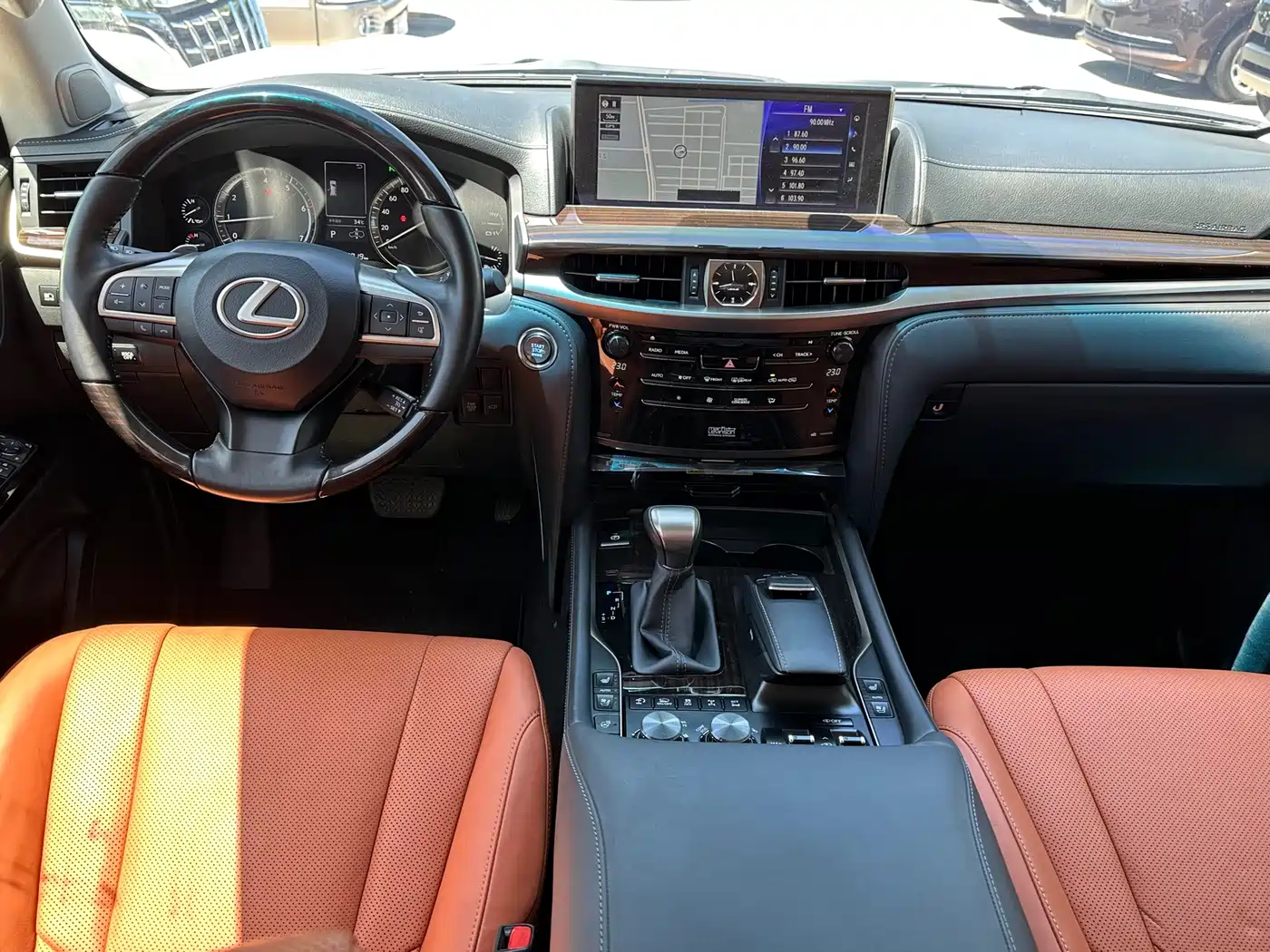 Lexus LX 2019 570 Dynamic Luxury Edition фото 12