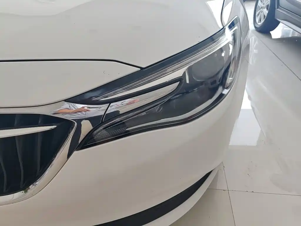Фото 24 - Buick Excelle