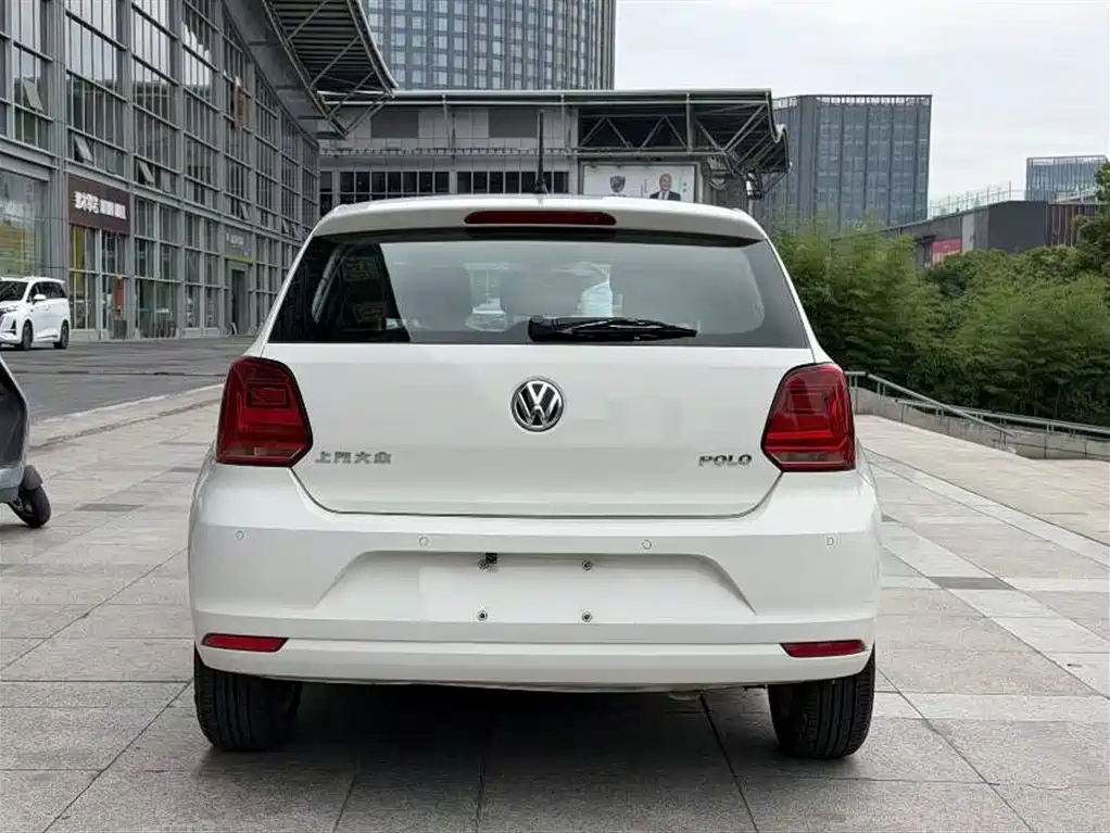 Volkswagen Polo 2014 1.4L Automatic Comfort Edition фото 5