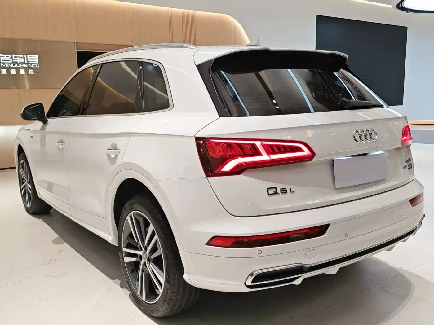 Audi Q5L 2018 45 TFSI Exclusive Sport China VI фото 5