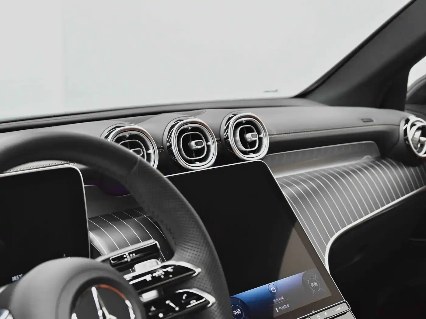 Mercedes-Benz GLC 2024 GLC 300 L 4MATIC Dynamic 5-seater фото 27