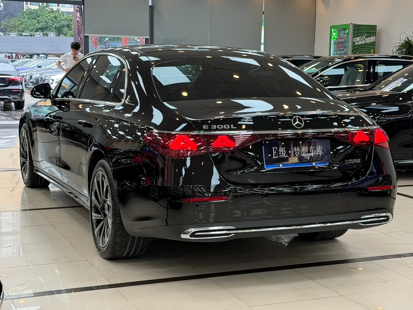 Mercedes-Benz E-Class 2024 Model E 300 L Luxury фото 21