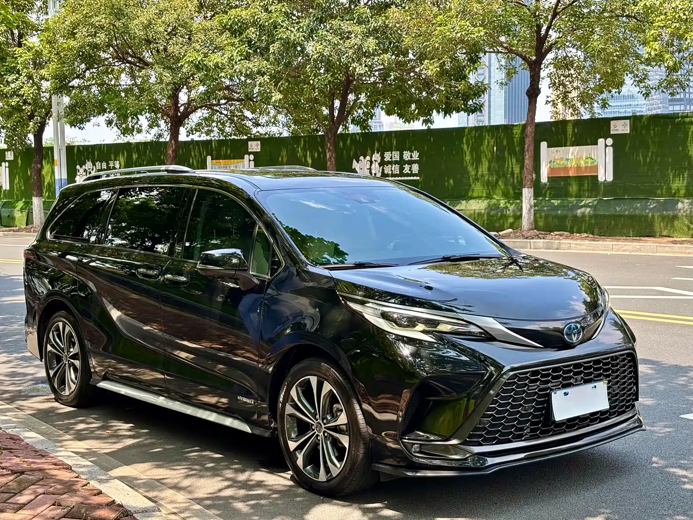 Toyota Granvia 2023 2.5L Hybrid Prestige PLUS Edition фото 26