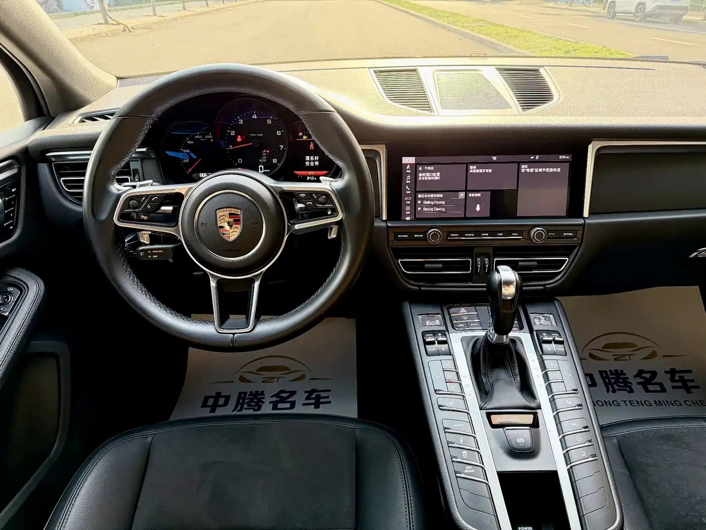Porsche Macan 2018 Macan 2.0T фото 24