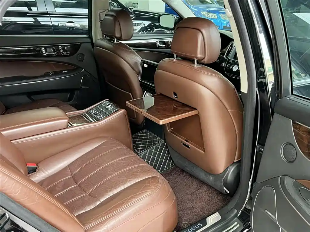 Hyundai Equus 2009 3.8 Luxury фото 7