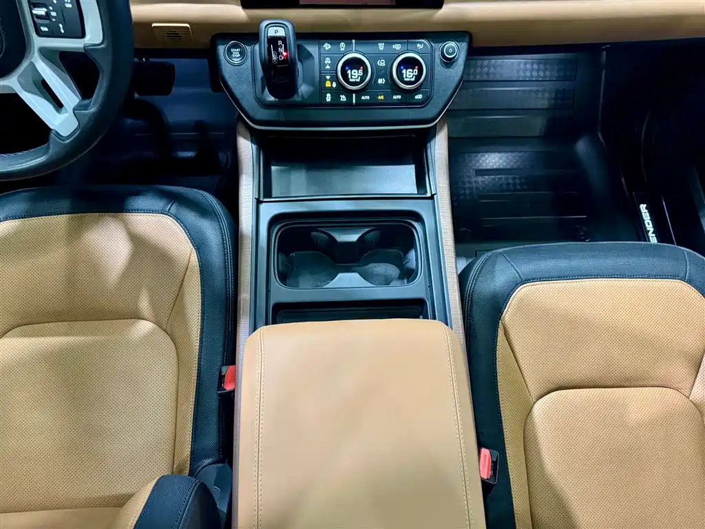 Land Rover Defender 2024 110 3.0T P400 X-DYNAMIC HSE фото 29