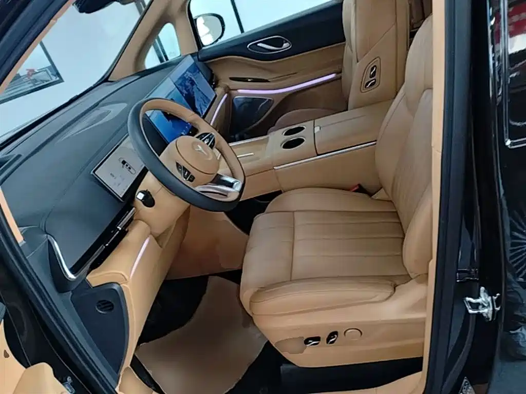 Voyah Auto Voyah Dreamer 2025 PHEV AWD Flagship Kunpeng Edition фото 15