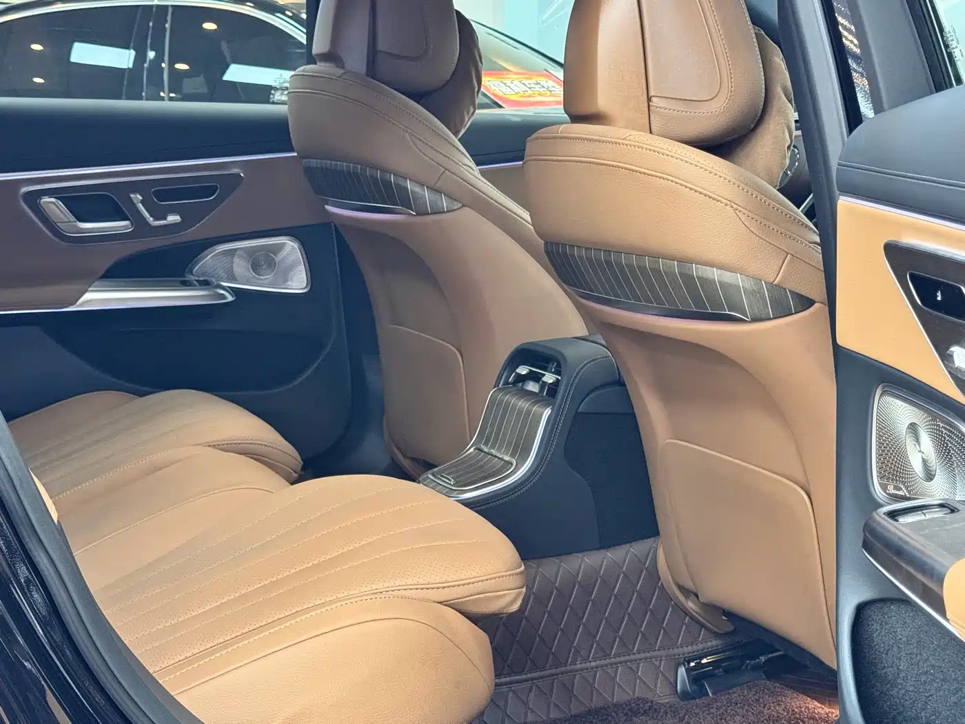 Mercedes-Benz E-Class 2024 Model E 300 L Luxury фото 11