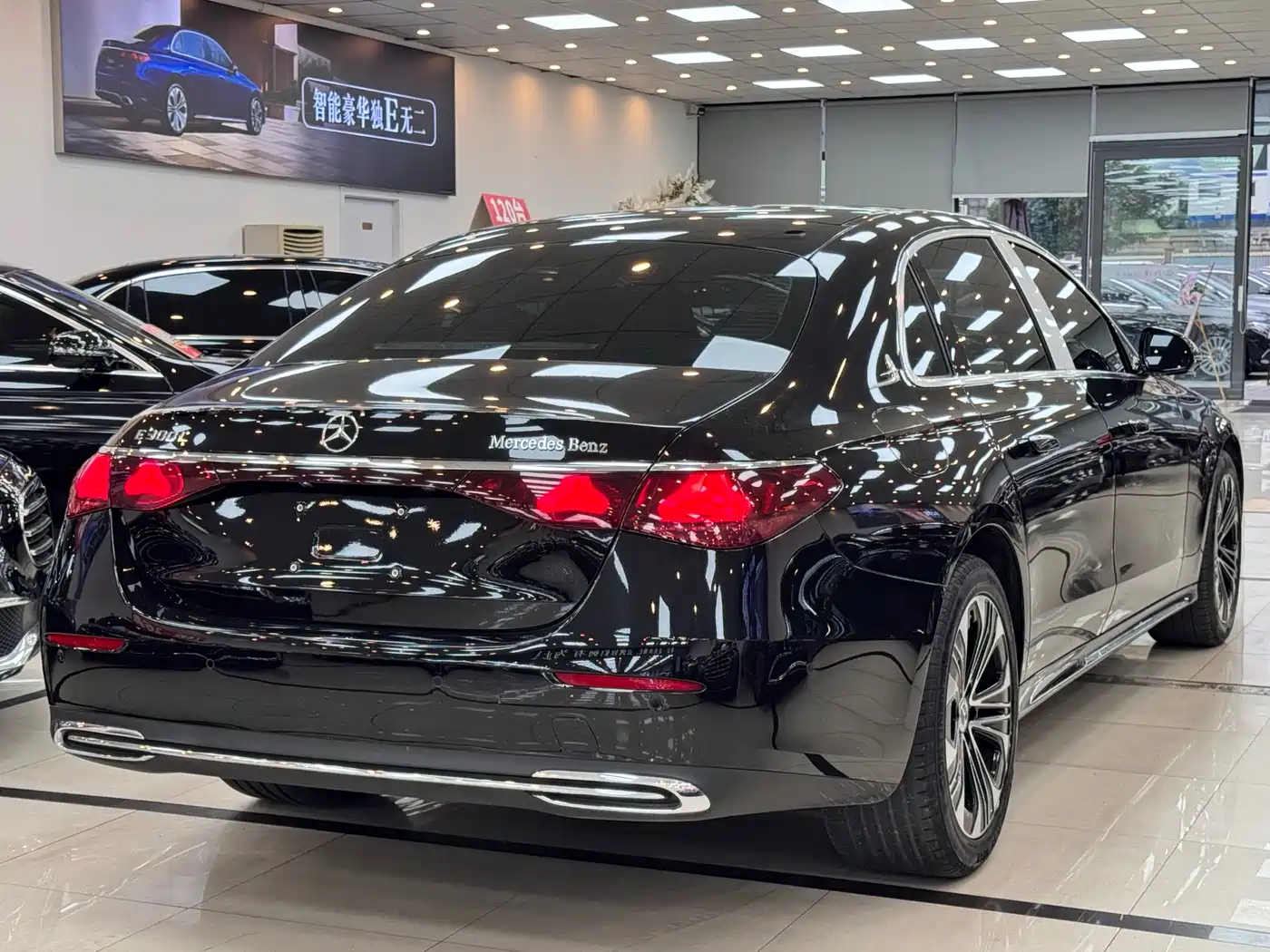 Mercedes-Benz E-Class 2024 Model E 300 L Luxury фото 15