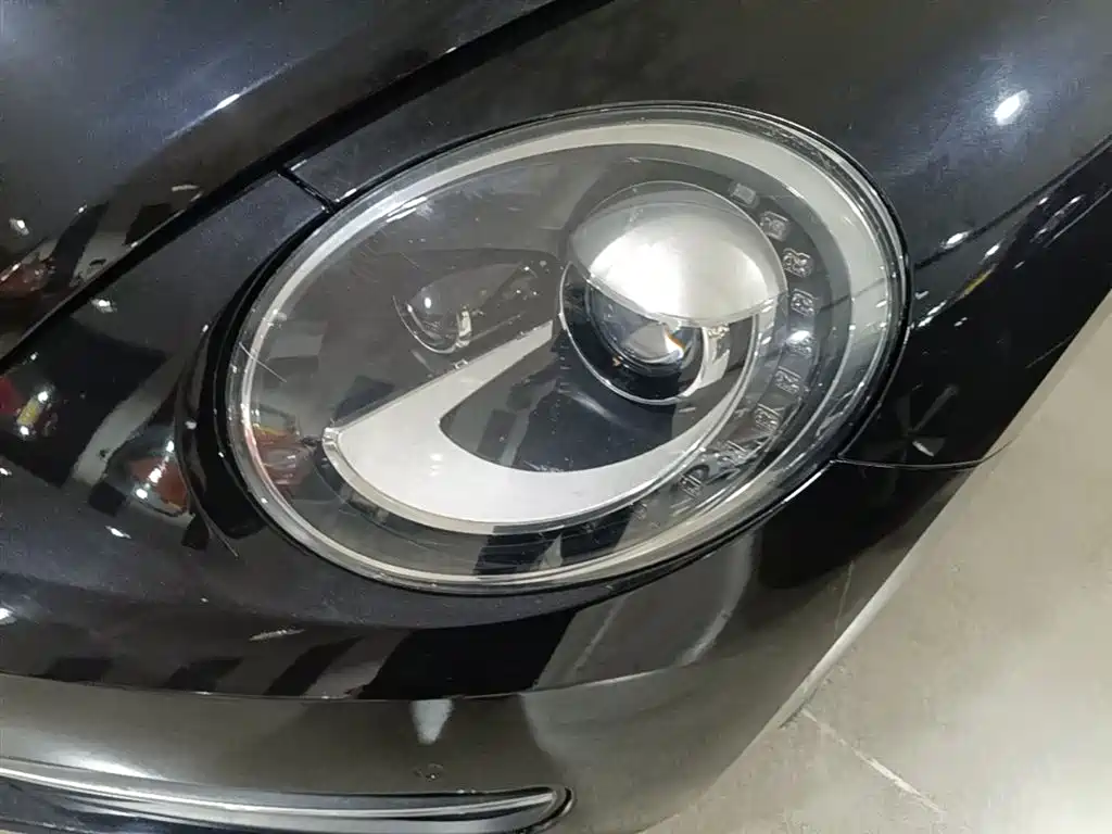 Volkswagen Beetle 2013 1.4TSI Fender Rock Edition фото 18