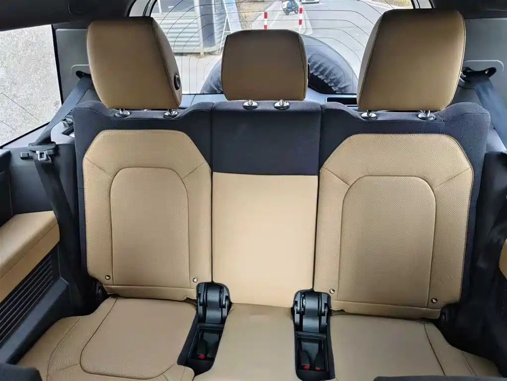 Land Rover Defender 2025 130 3.0T P400 7-Seater Luxury Edition фото 12