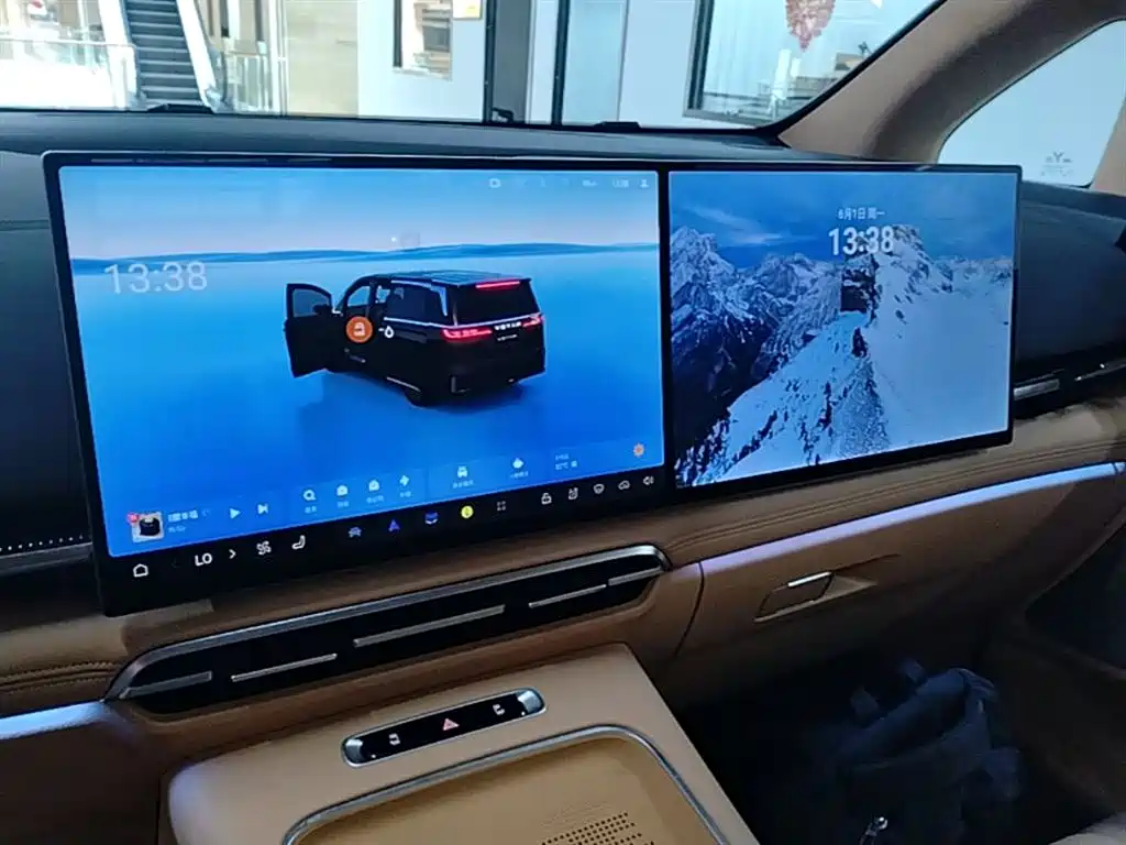 Voyah Auto Voyah Dreamer 2025 PHEV AWD Flagship Kunpeng Edition фото 13