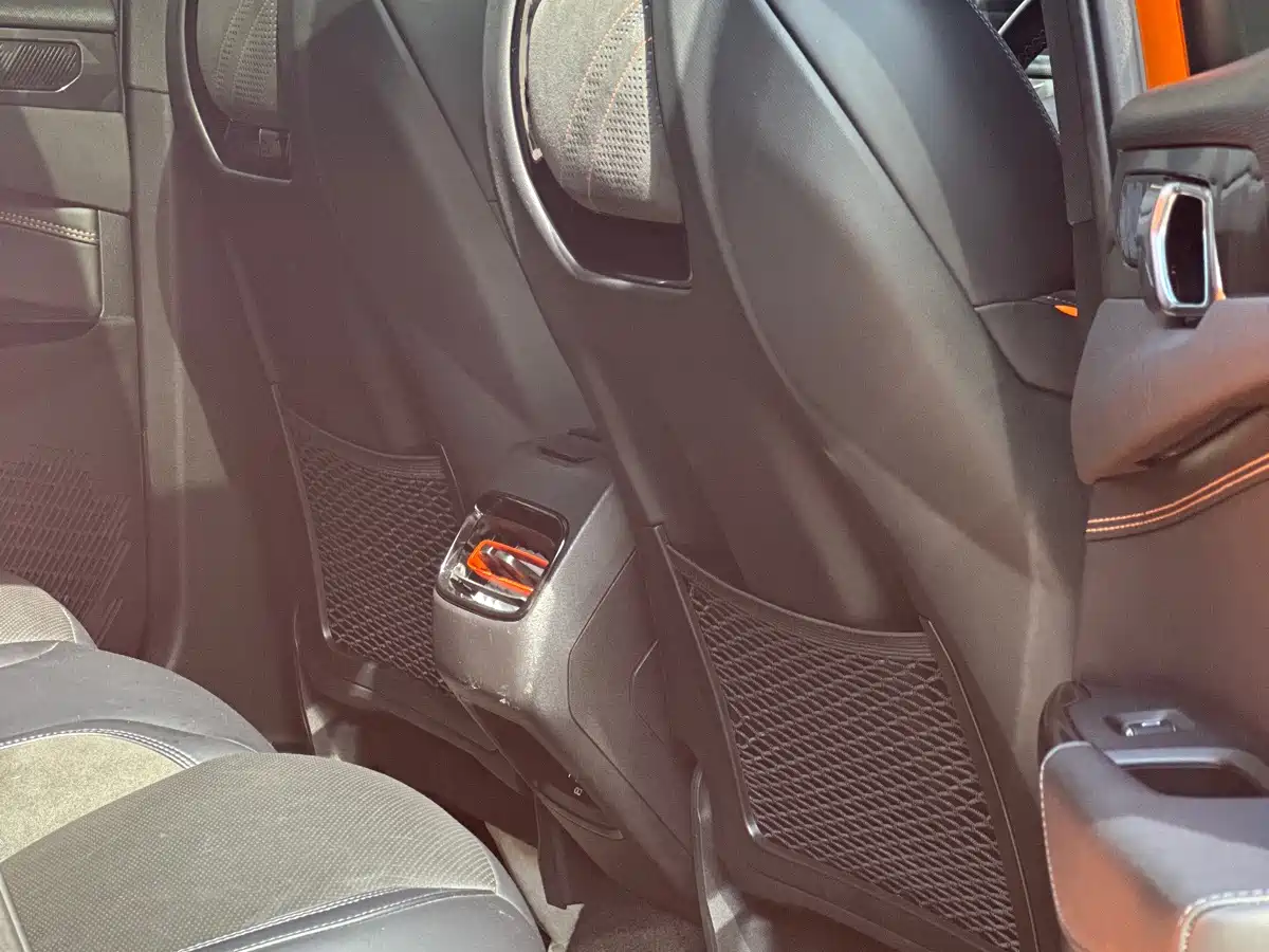 LYNK & CO. 02 HATCHBACK