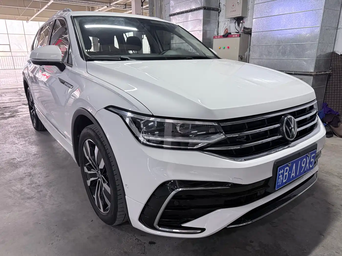 Volkswagen Tiguan L 2022 330TSI Auto 2WD R-Line Premium Edition фото 3