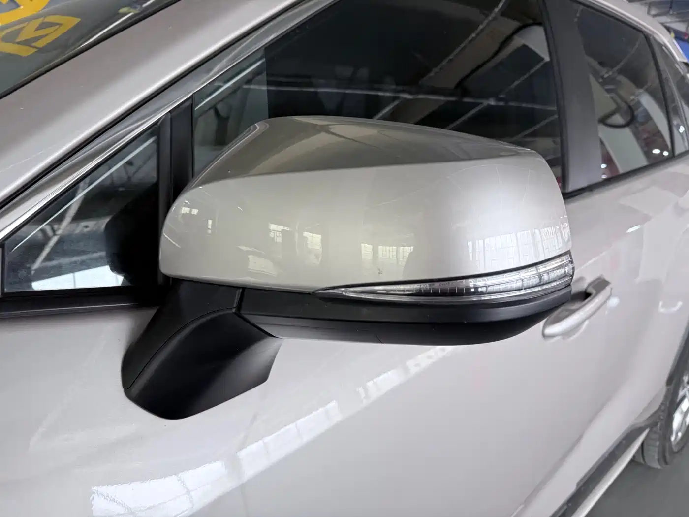 Toyota Wildlander 2021 2.0L CVT 4WD Luxury Edition фото 6