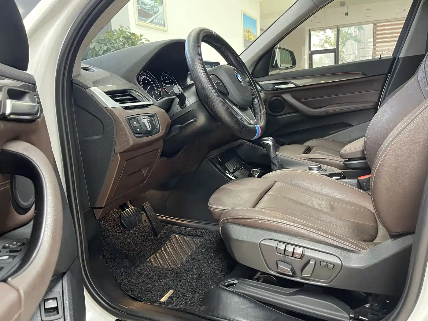BMW X1 2019 xDrive20Li Premium Model фото 6