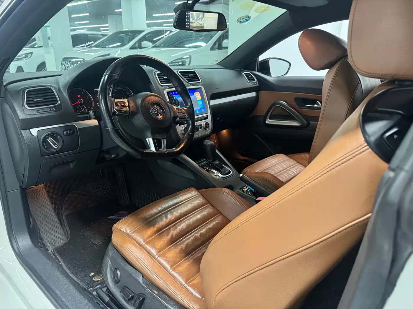 Volkswagen Scirocco 2011 2.0TSI Luxury фото 5